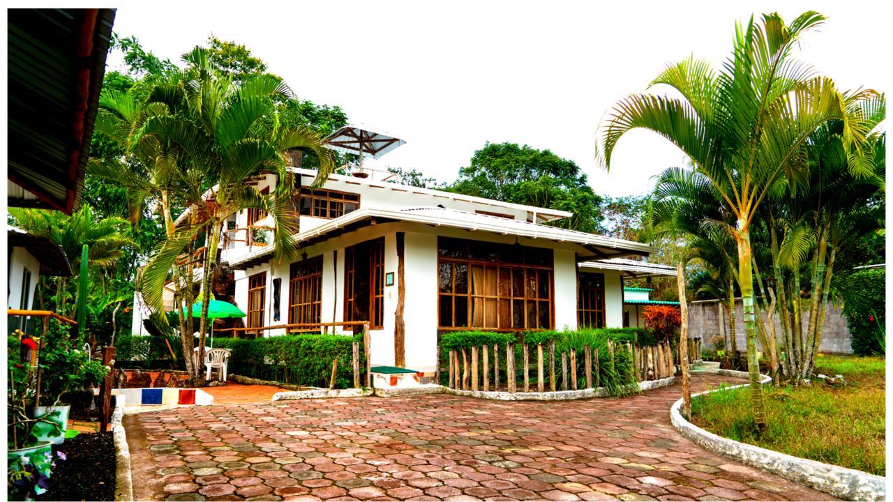 Suymar Ecolodge Galapagos プエルトアヨラ エクステリア 写真