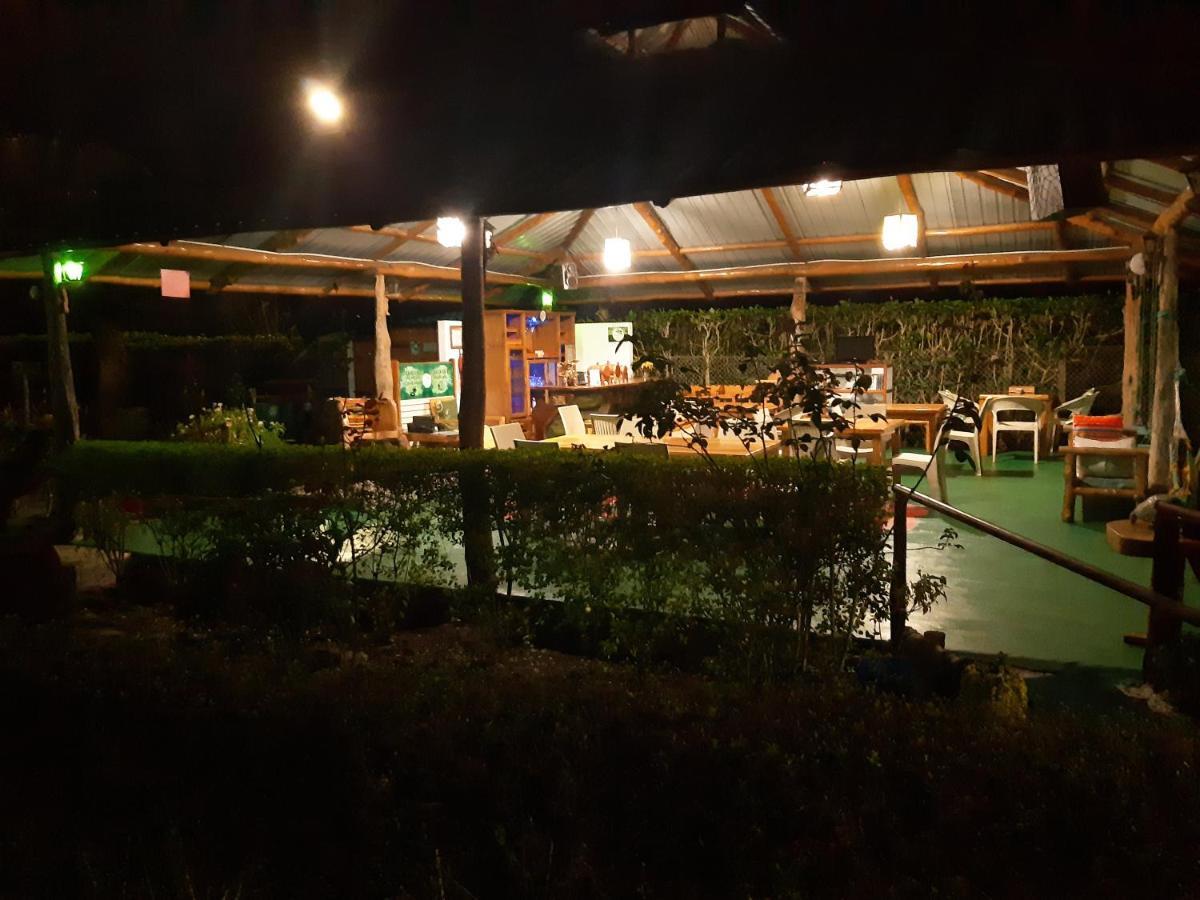 Suymar Ecolodge Galapagos プエルトアヨラ エクステリア 写真